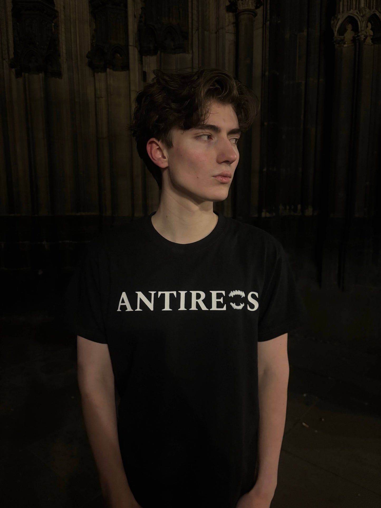 ANTIREOS T-SHIRT