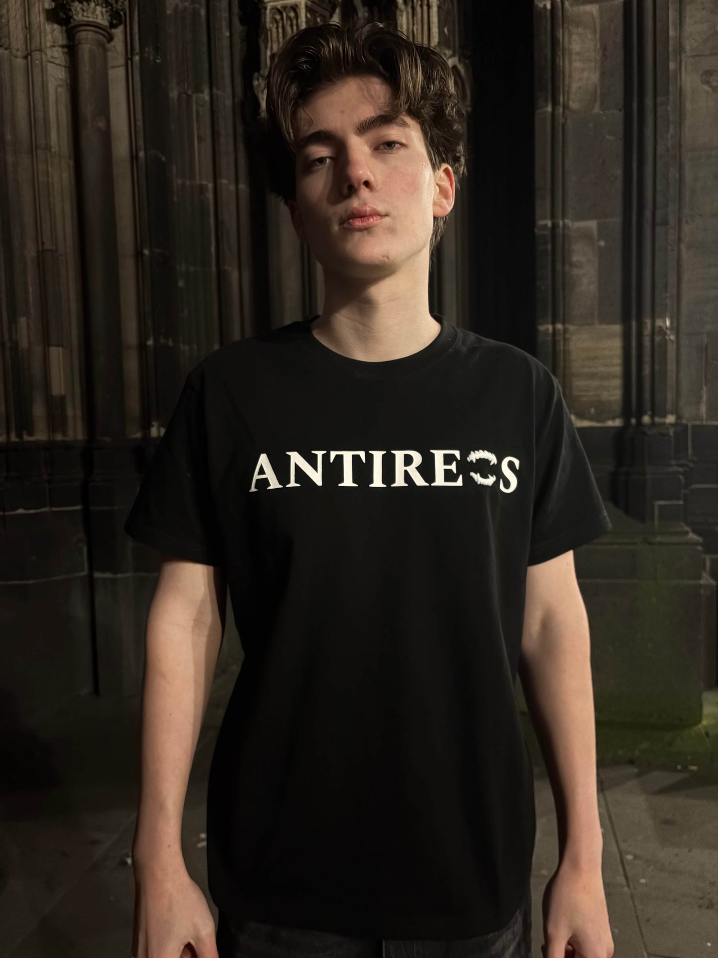 ANTIREOS T-SHIRT