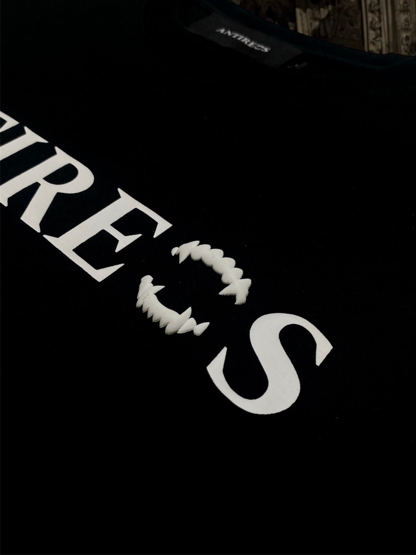 ANTIREOS T-SHIRT