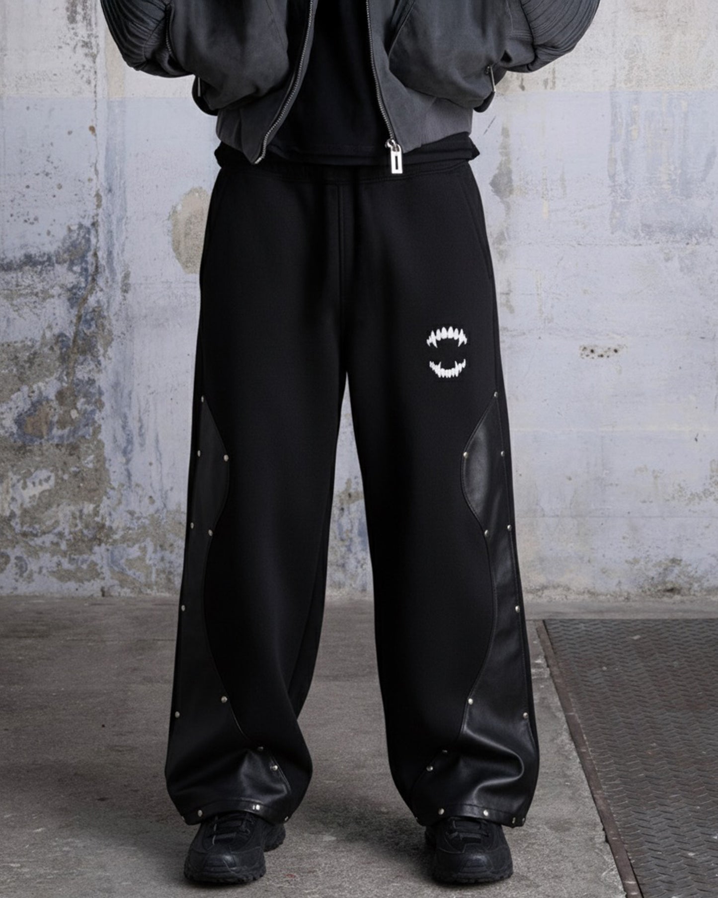 ANTIREOS LEGACY SWEATS